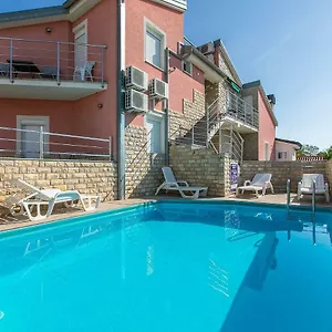 apartmani-villa-dedukic.pula-hotels.org/